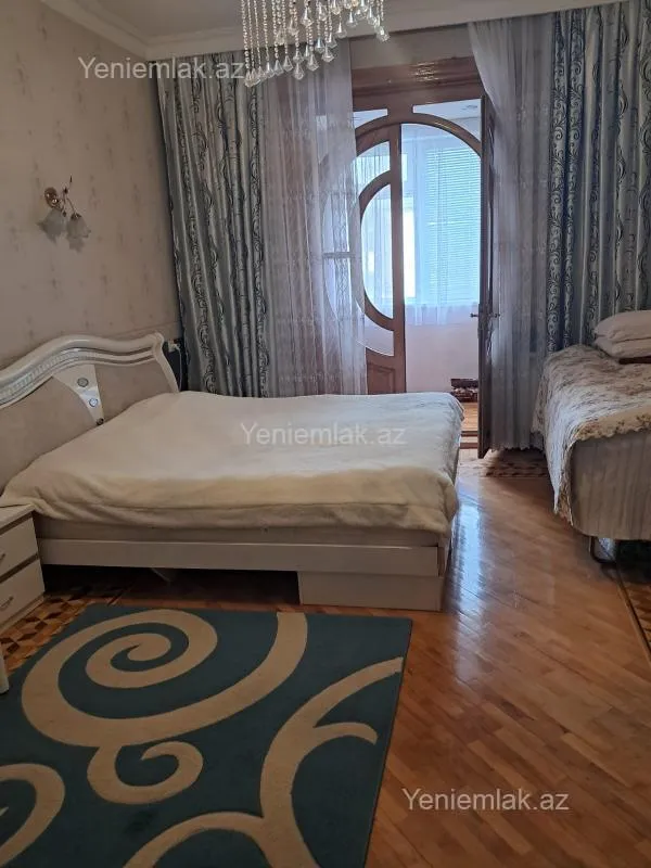 Satılır 3 otaqlı köhnə tikili 75 m²