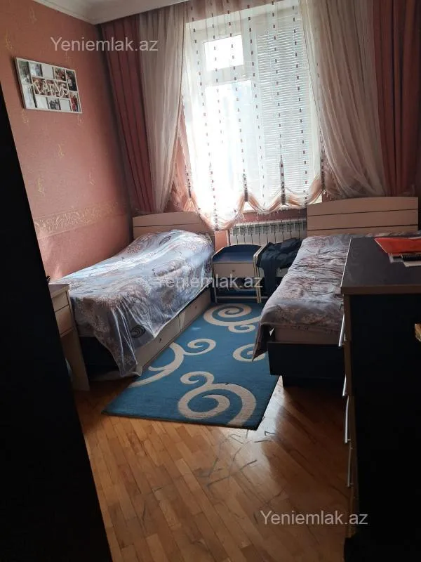 Satılır 3 otaqlı köhnə tikili 75 m²