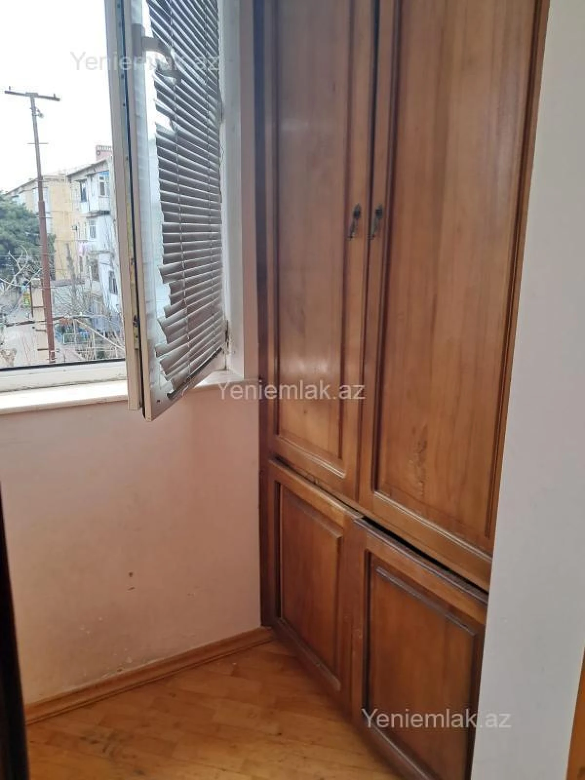 Satılır 3 otaqlı köhnə tikili 75 m²
