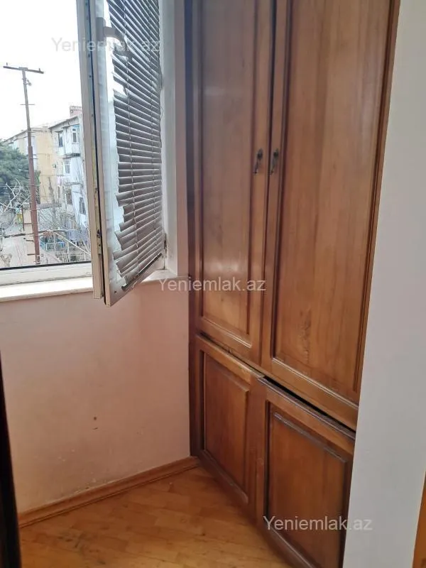Satılır 3 otaqlı köhnə tikili 75 m²
