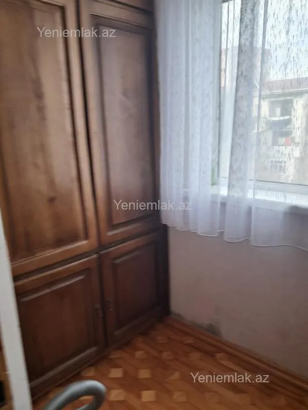 Satılır 3 otaqlı köhnə tikili 75 m²