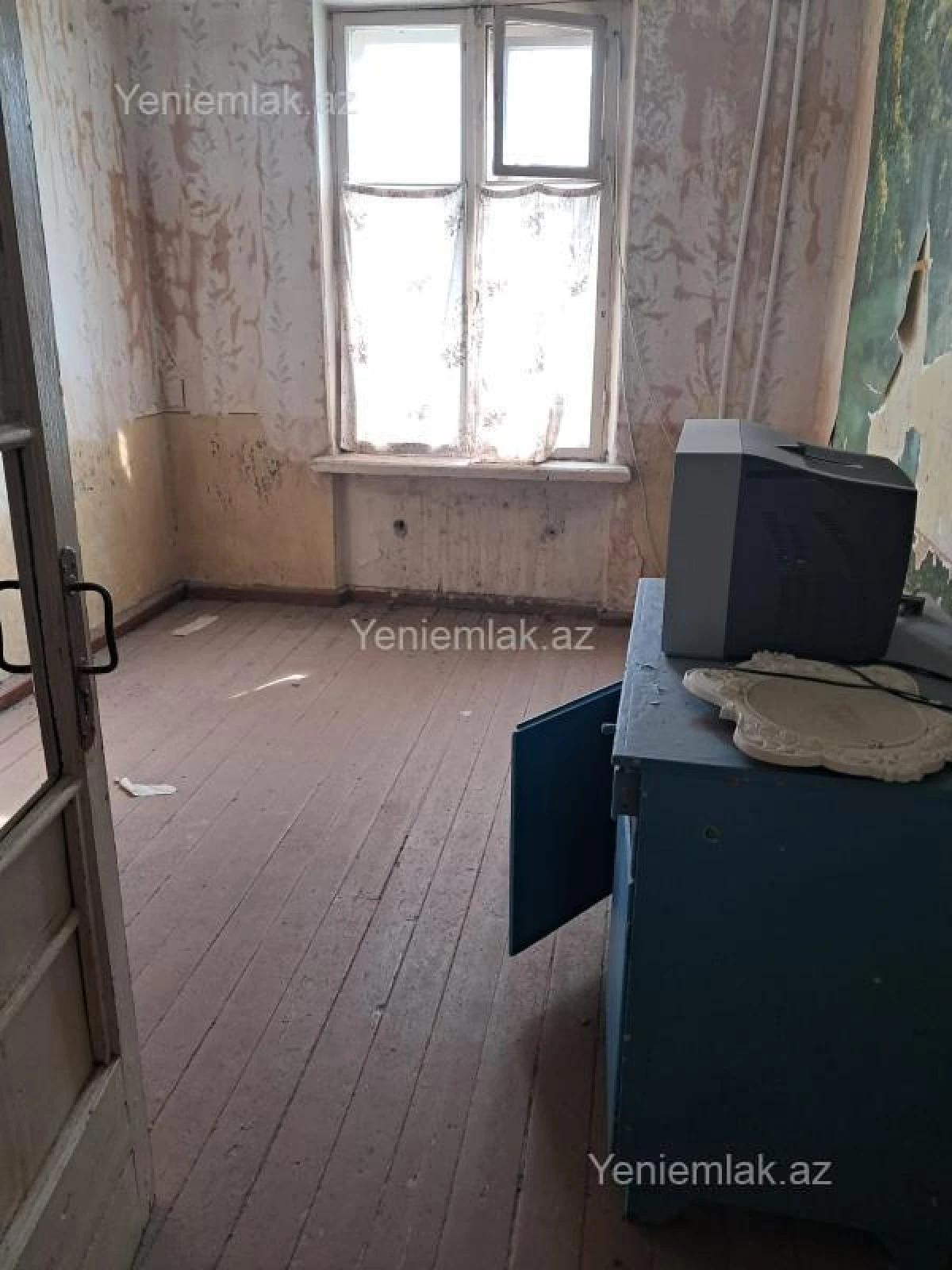 Satılır 3 otaqlı köhnə tikili 75 m²