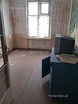 Satılır 3 otaqlı köhnə tikili 75 m²