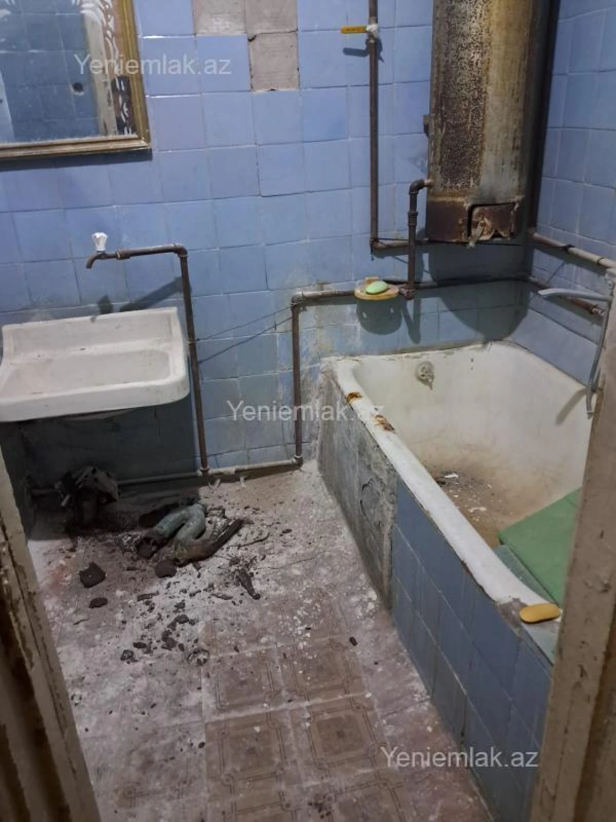 Satılır 3 otaqlı köhnə tikili 75 m²