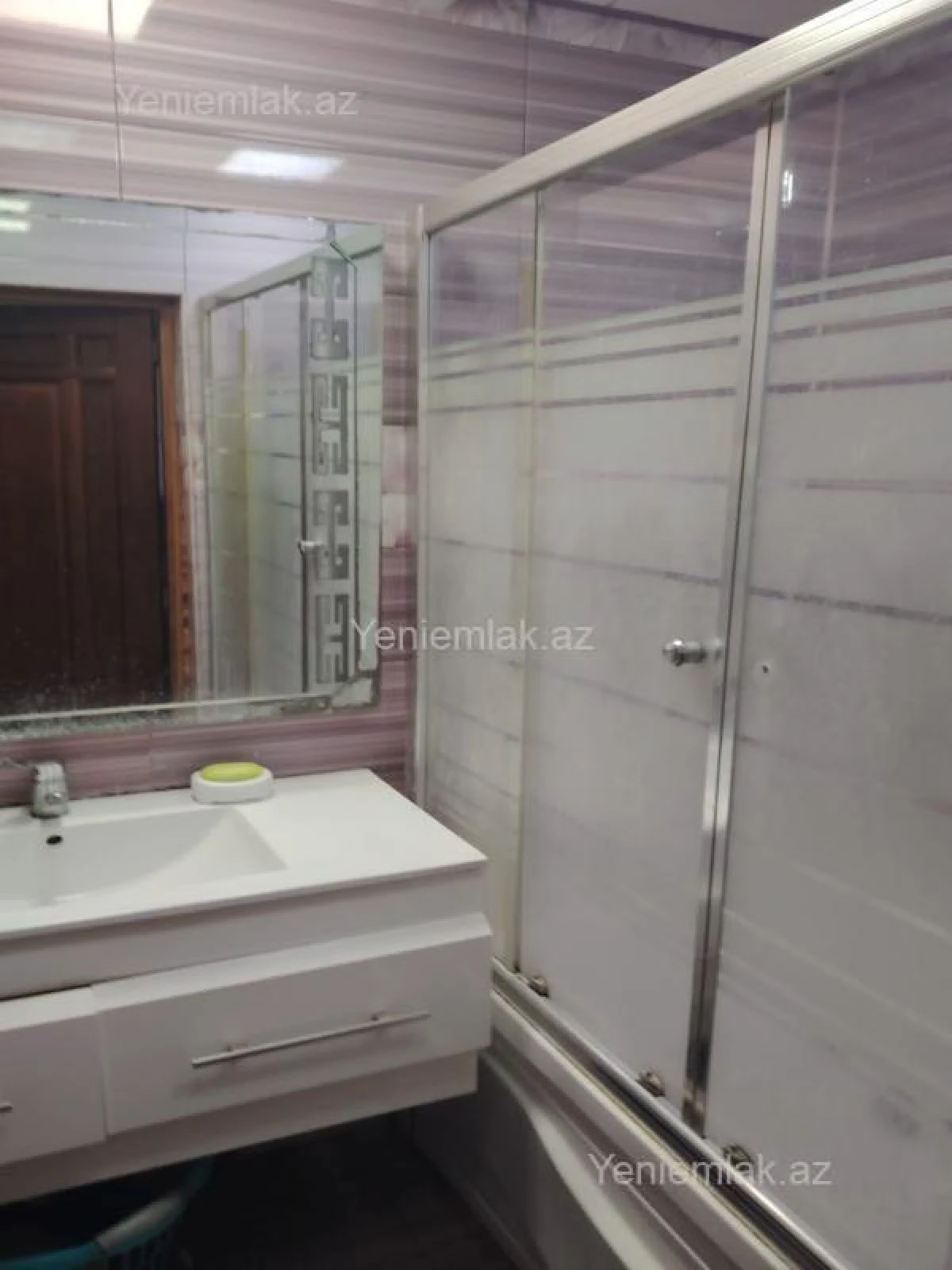 Satılır 3 otaqlı köhnə tikili 120 m²