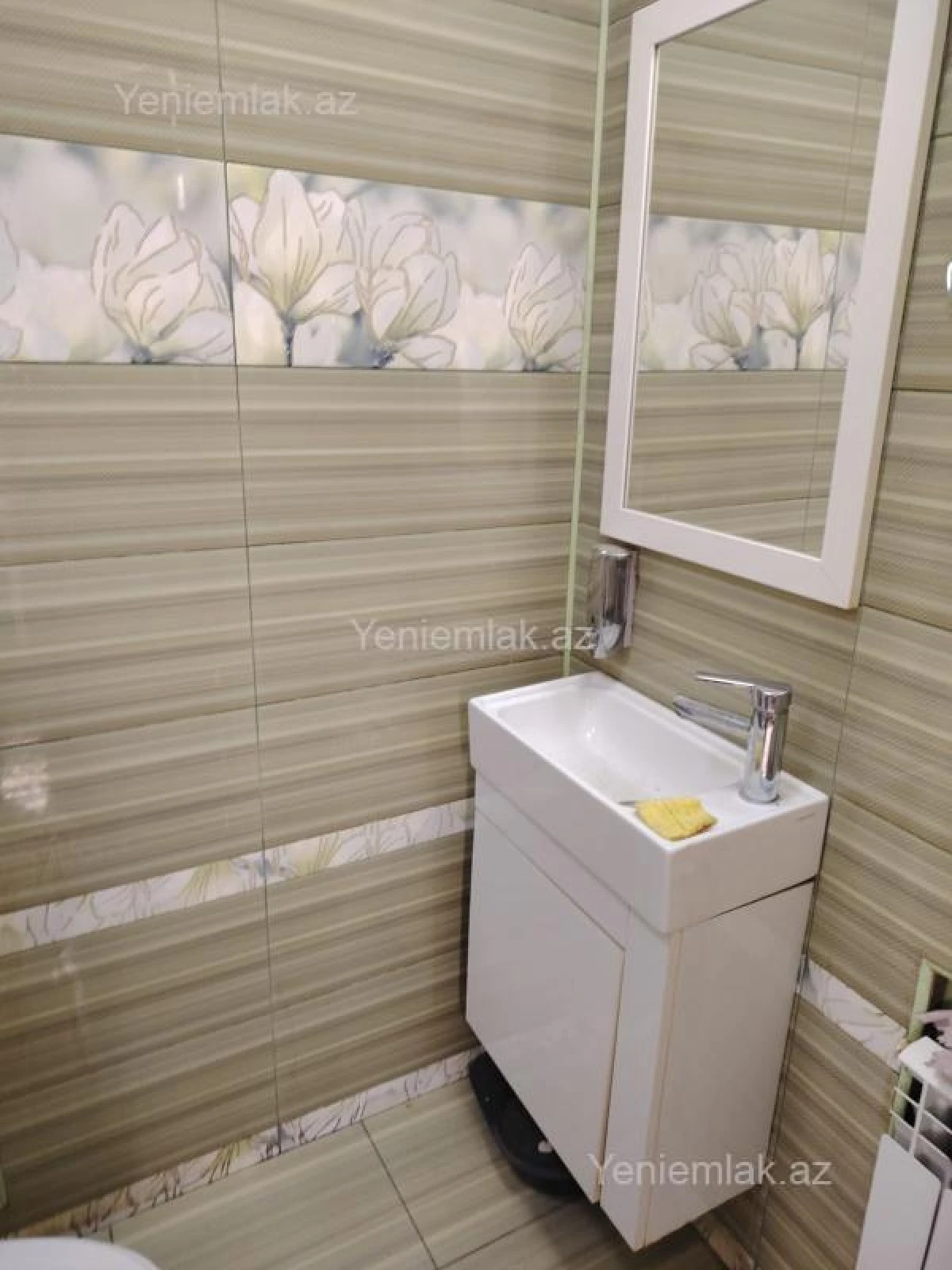 Satılır 3 otaqlı köhnə tikili 120 m²