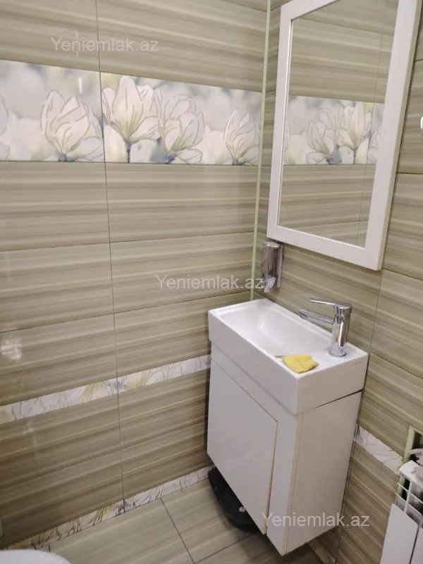 Satılır 3 otaqlı köhnə tikili 120 m²