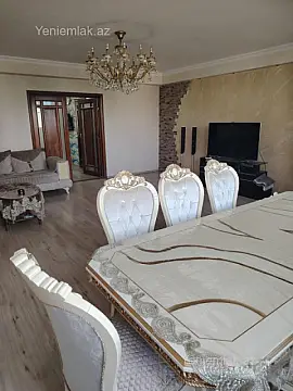 Satılır 3 otaqlı köhnə tikili 120 m²