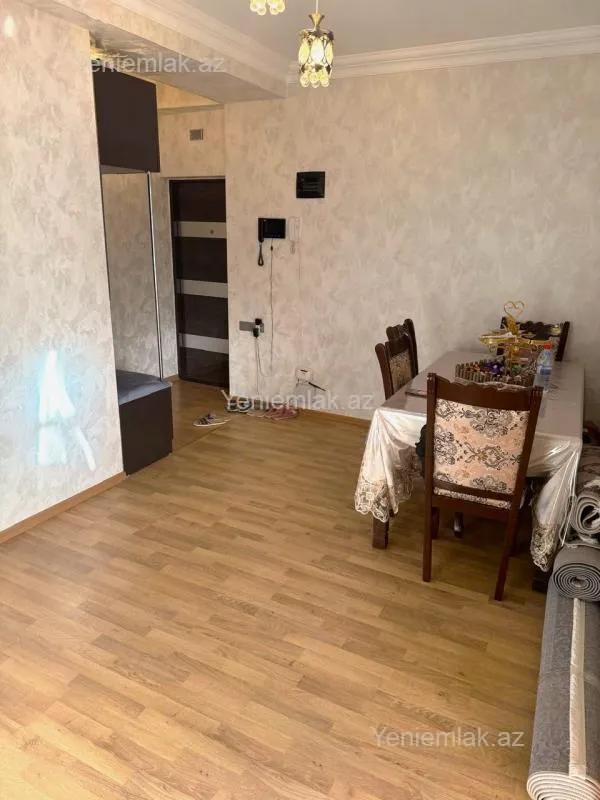 Satılır 2 otaqlı yeni tikili 75 m²