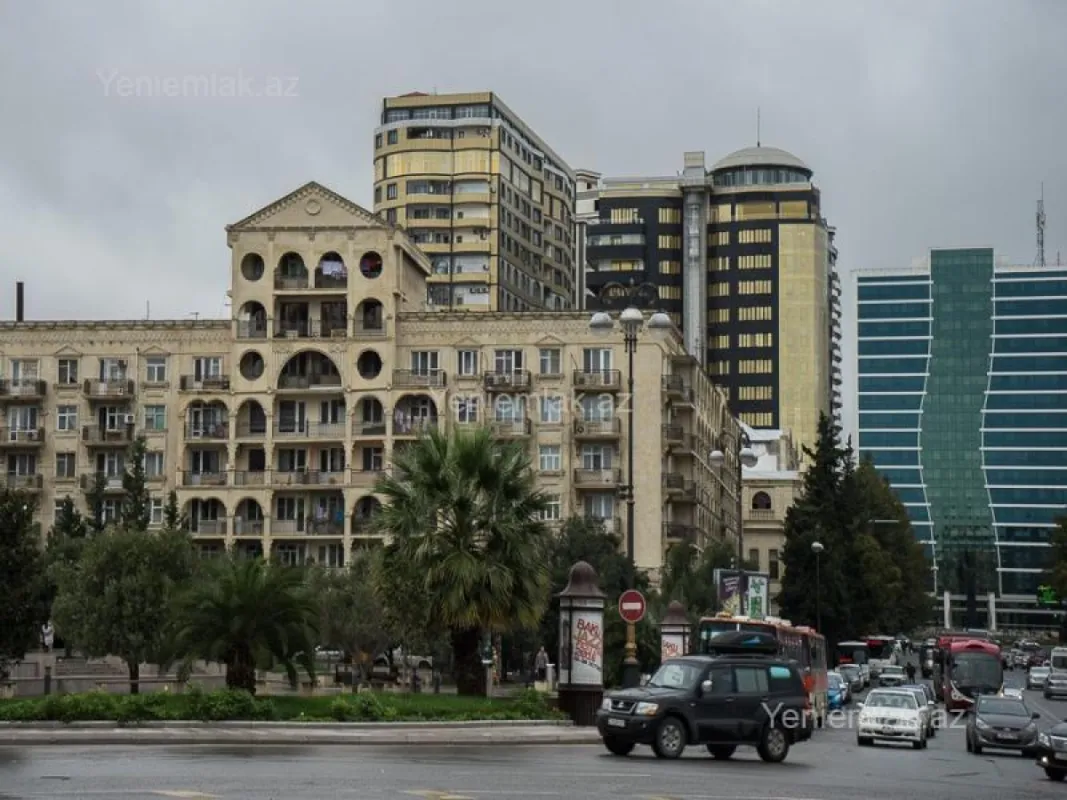 Satılır obyekt 460 m²