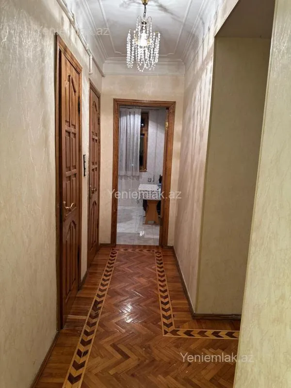 Satılır 3 otaqlı köhnə tikili 74 m²