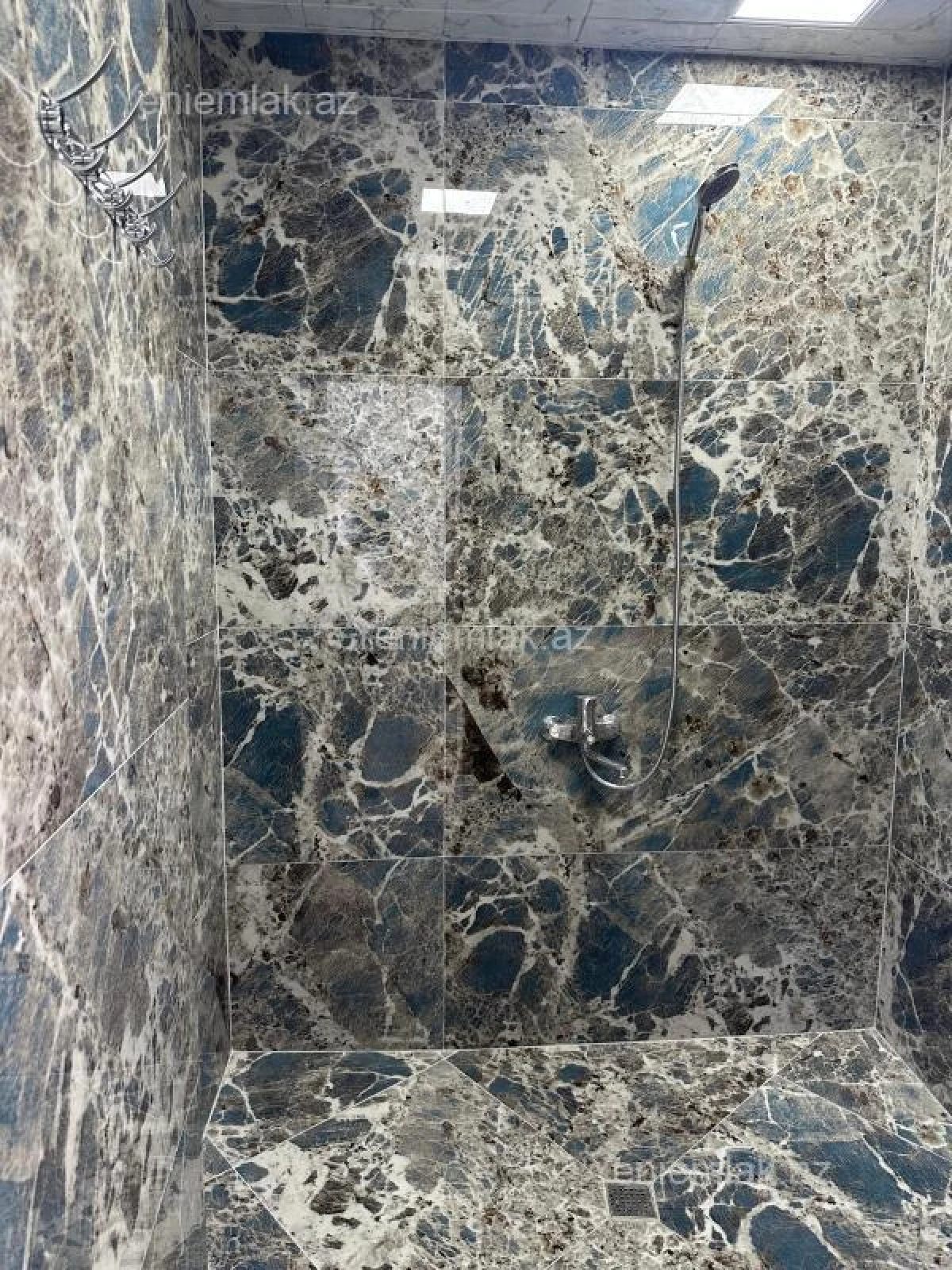 Satılır 3 otaqlı köhnə tikili 78 m²