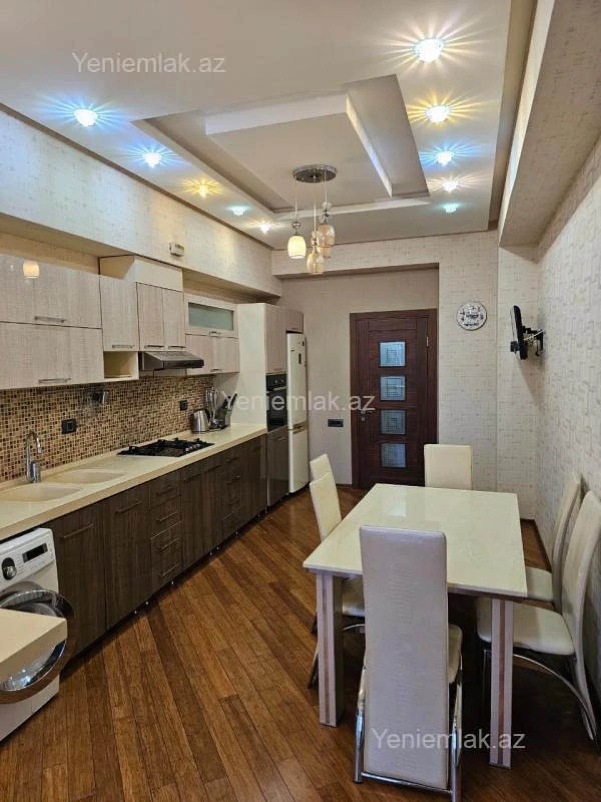 Satılır 4 otaqlı yeni tikili 200 m²