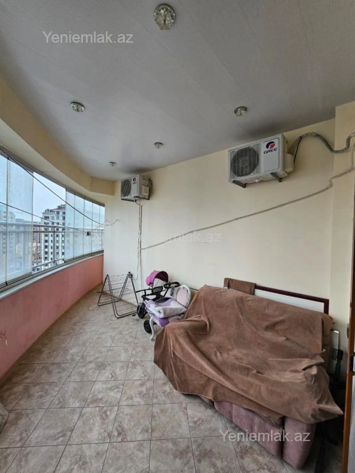 Satılır 4 otaqlı yeni tikili 200 m²