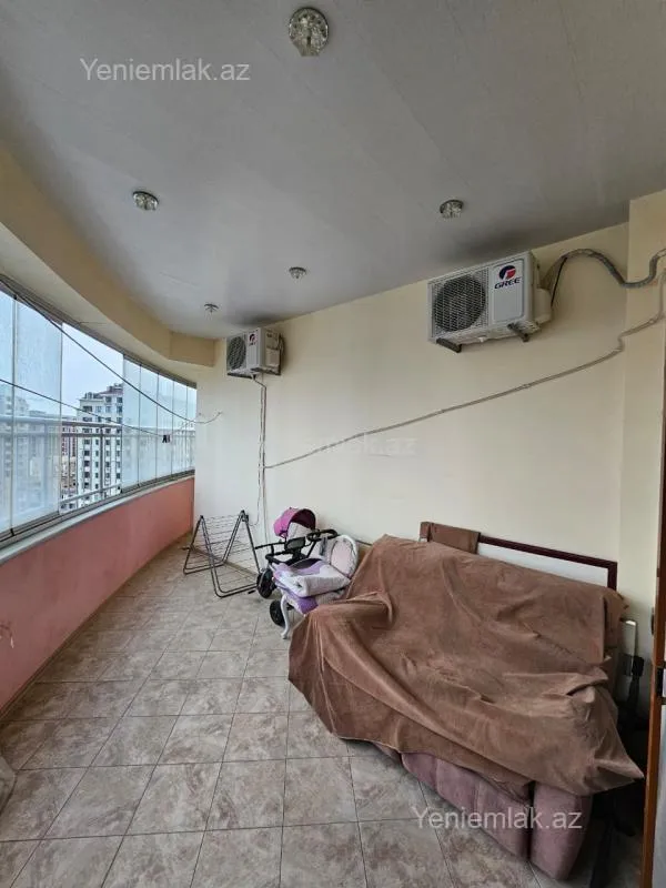 Satılır 4 otaqlı yeni tikili 200 m²