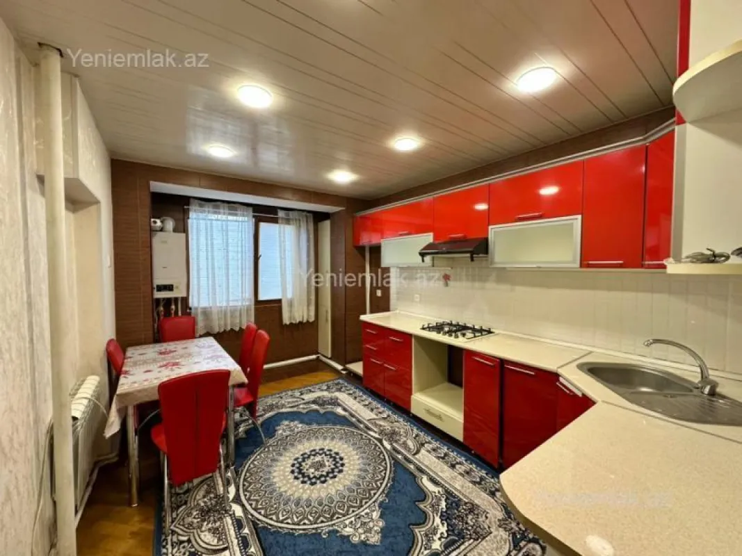 Satılır 2 otaqlı köhnə tikili 65 m²