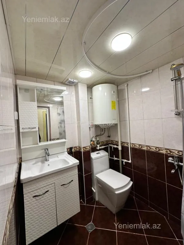 Satılır 2 otaqlı köhnə tikili 65 m²