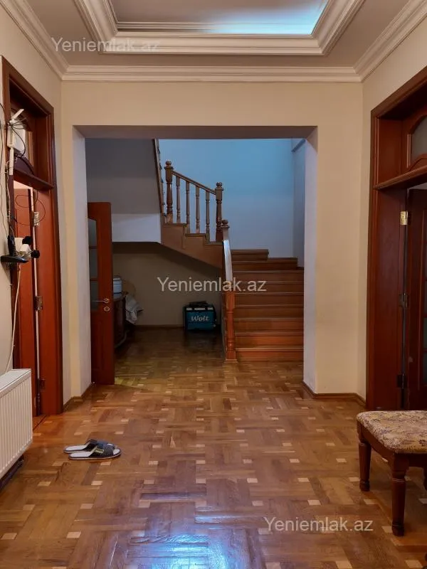 Satılır 6 otaqlı həyət evi 214 m²