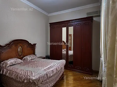 Satılır 6 otaqlı həyət evi 214 m²