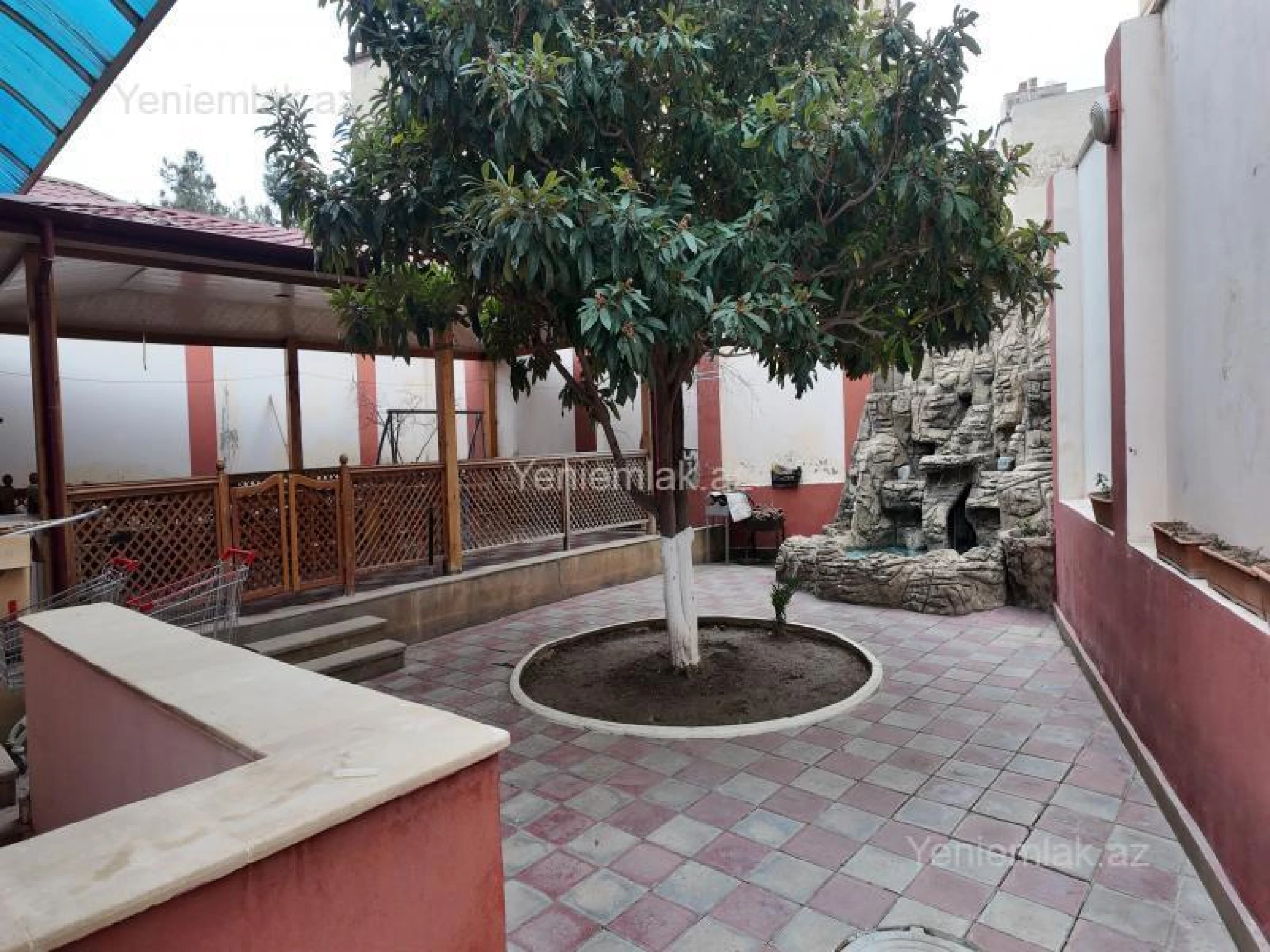 Satılır 6 otaqlı həyət evi 214 m²