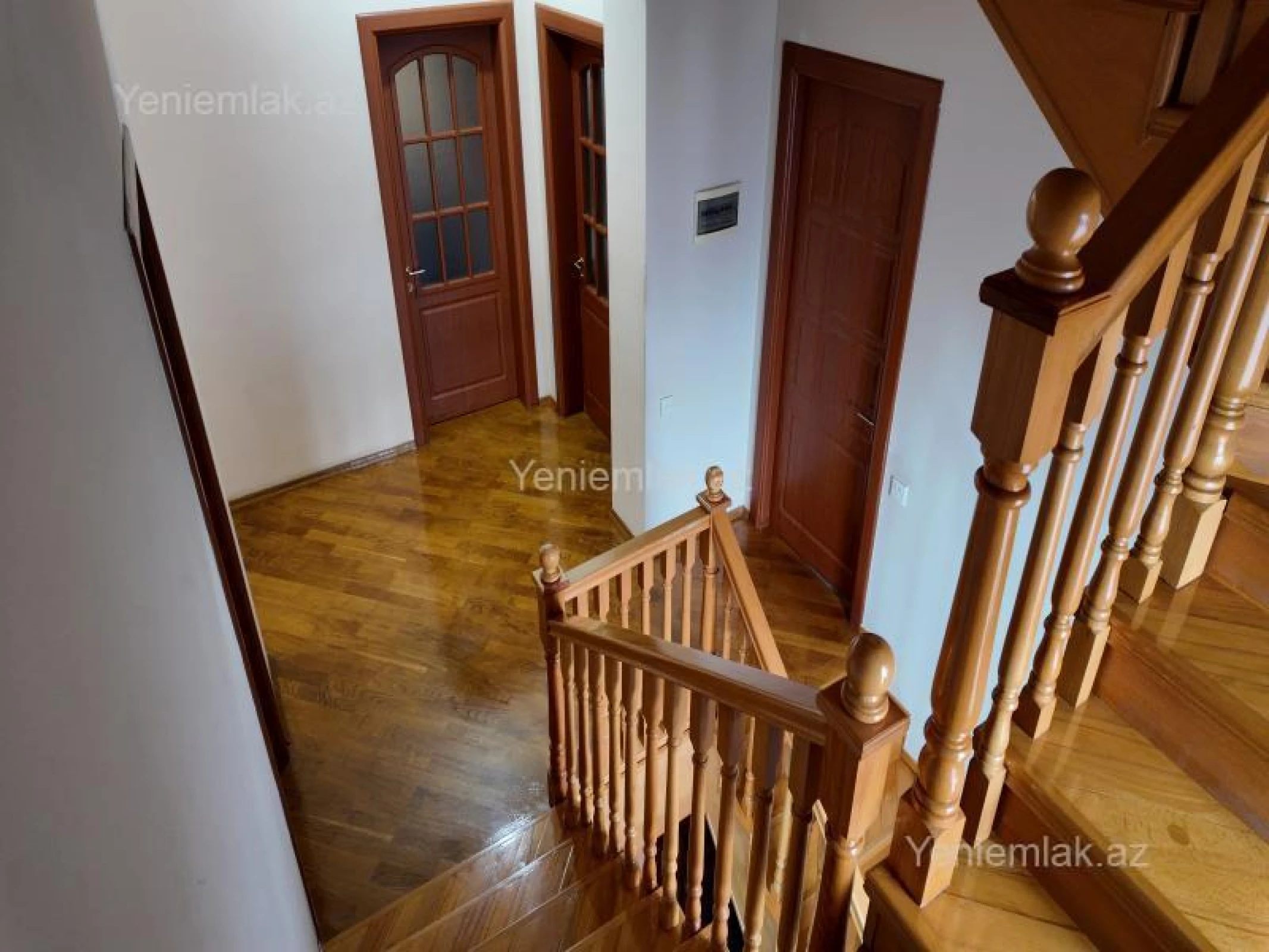 Satılır 6 otaqlı həyət evi 214 m²