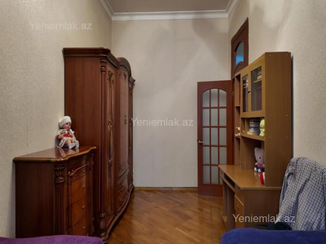 Satılır 6 otaqlı həyət evi 214 m²