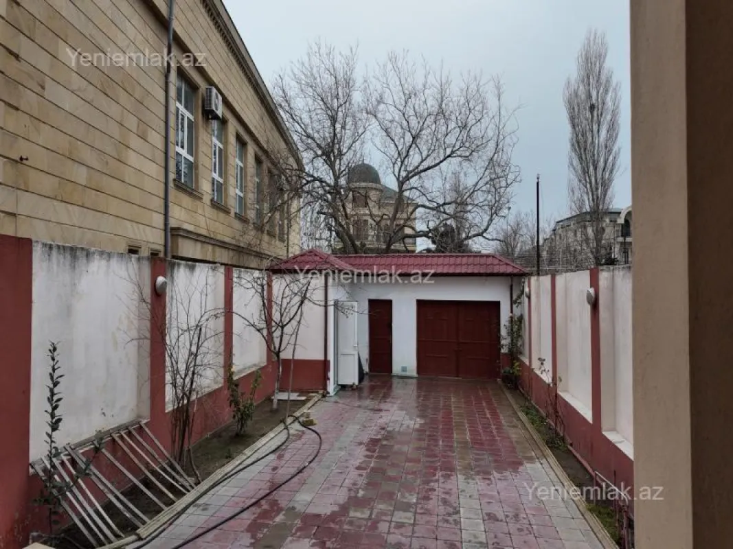 Satılır 6 otaqlı həyət evi 214 m²