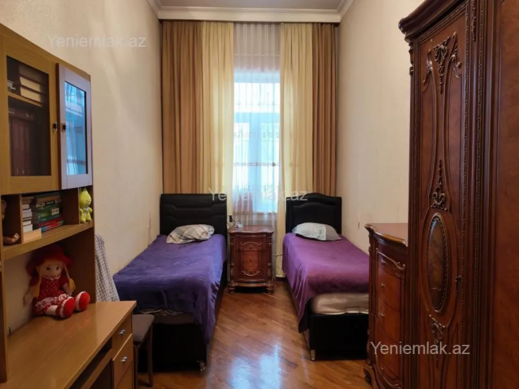 Satılır 6 otaqlı həyət evi 214 m²