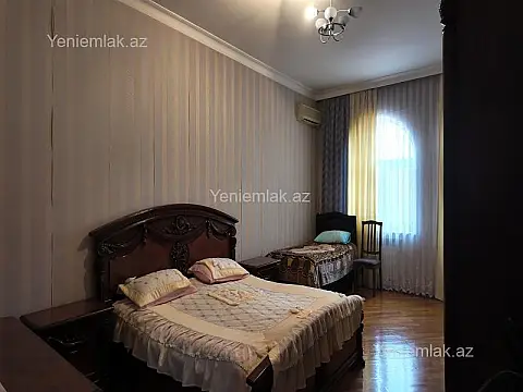 Satılır 6 otaqlı həyət evi 214 m²