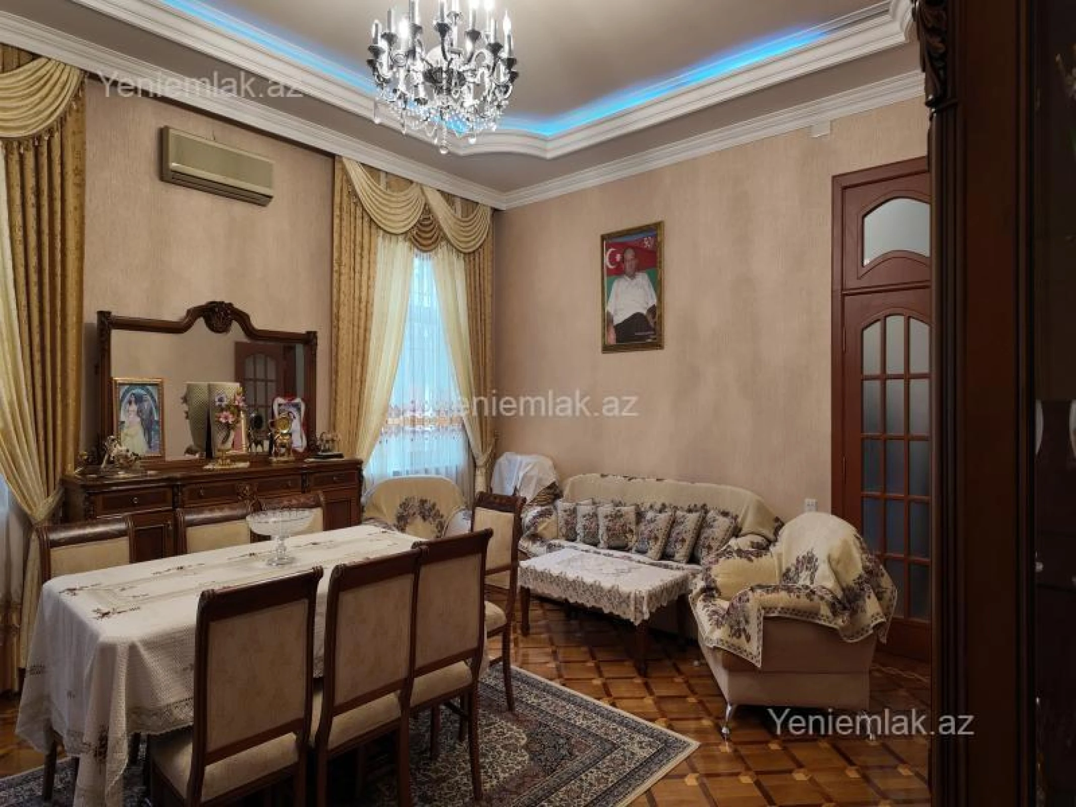 Satılır 6 otaqlı həyət evi 214 m²