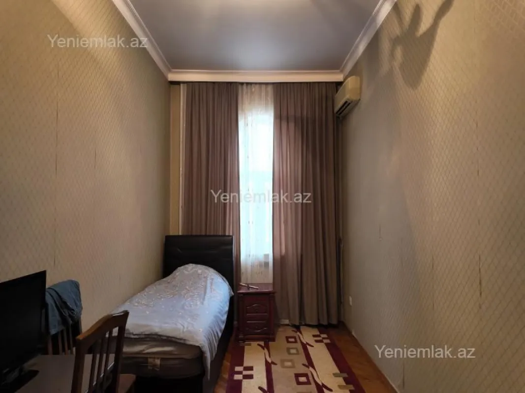 Satılır 6 otaqlı həyət evi 214 m²