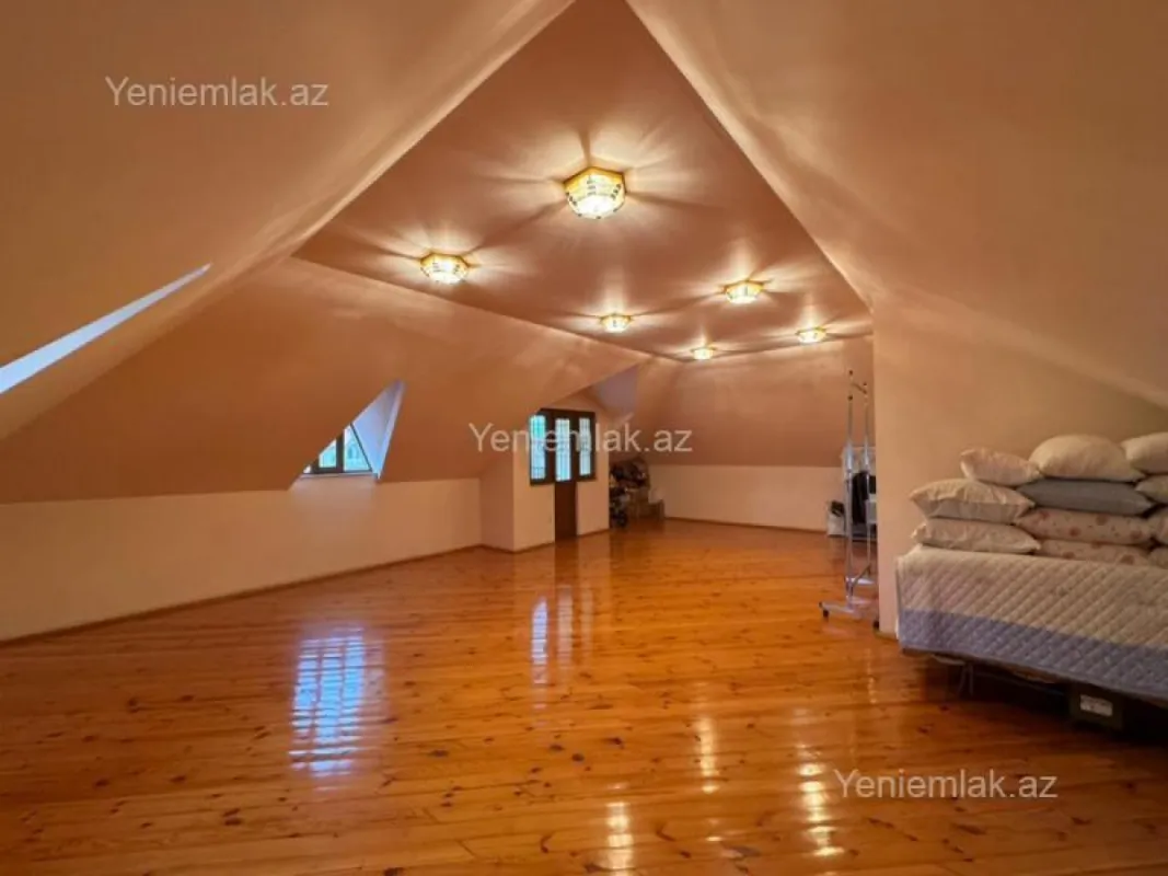 Satılır 6 otaqlı həyət evi 214 m²