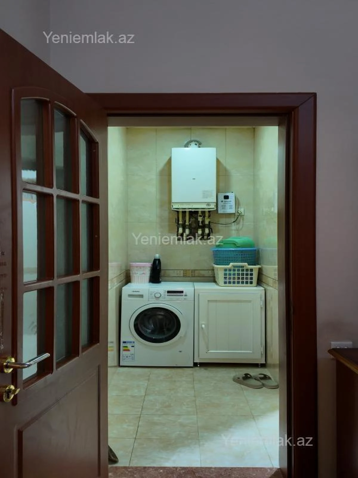 Satılır 6 otaqlı həyət evi 214 m²