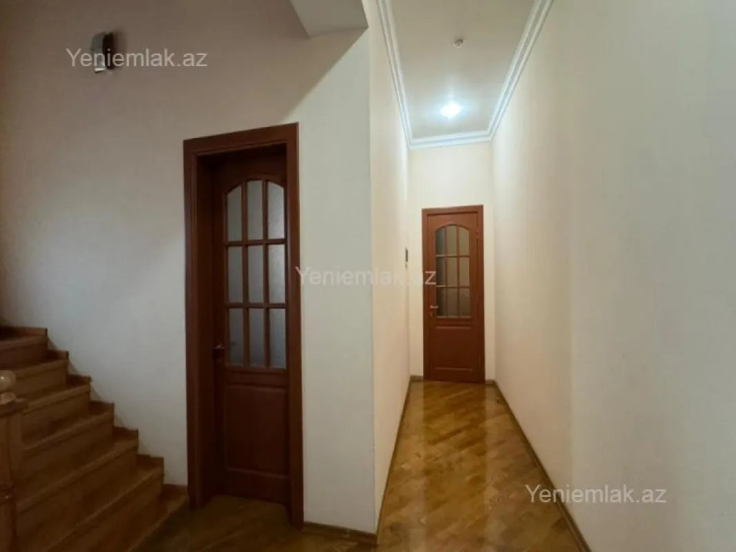 Satılır 6 otaqlı həyət evi 214 m²