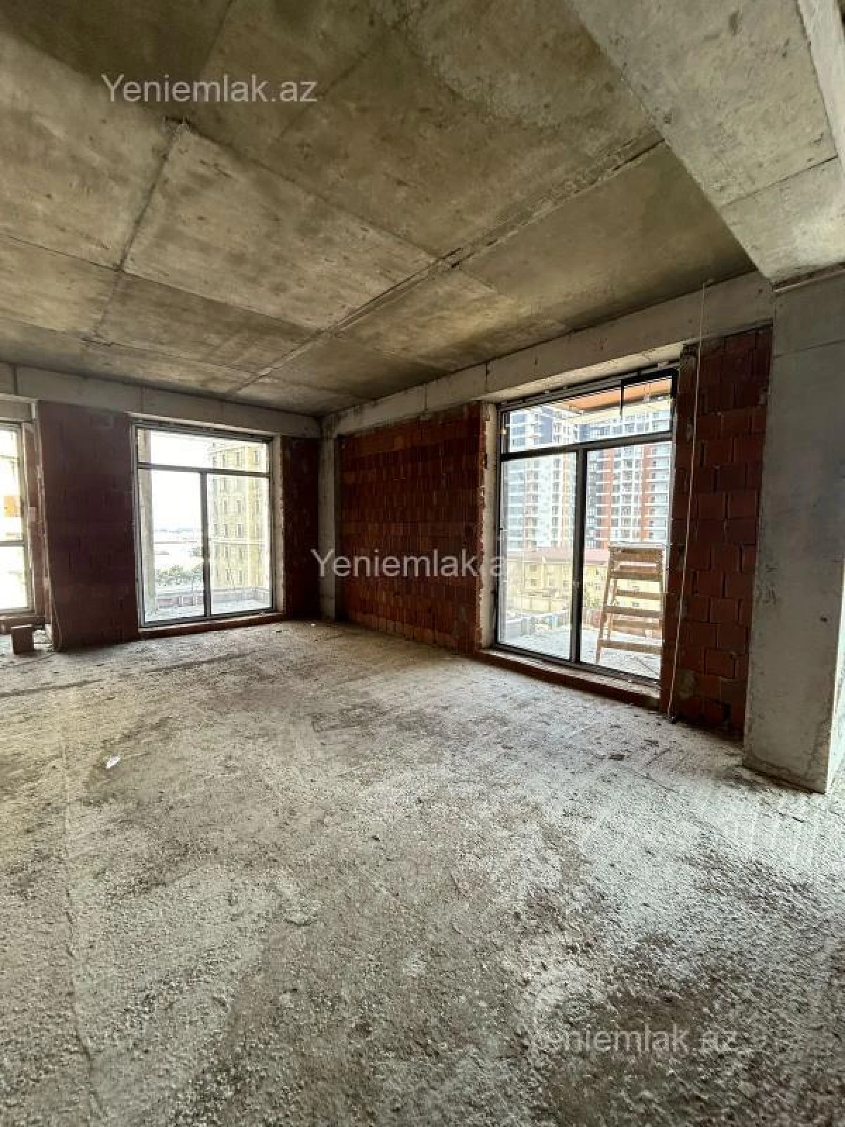 Satılır 3 otaqlı yeni tikili 145 m²