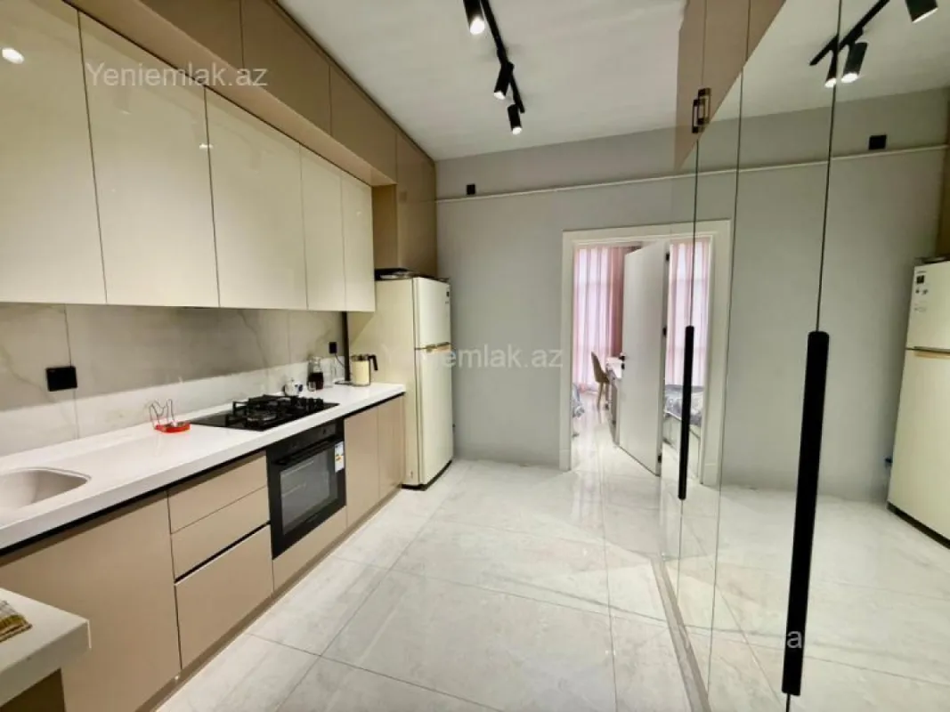 Satılır 3 otaqlı yeni tikili 80 m²