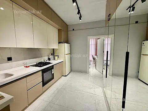 Satılır 3 otaqlı yeni tikili 80 m²
