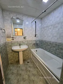 Satılır 4 otaqlı köhnə tikili 110 m²