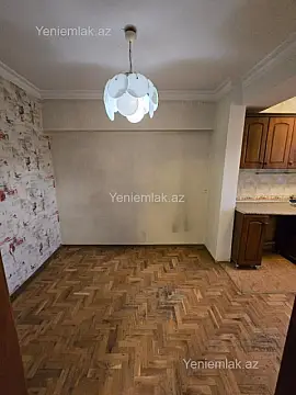 Satılır 4 otaqlı köhnə tikili 110 m²