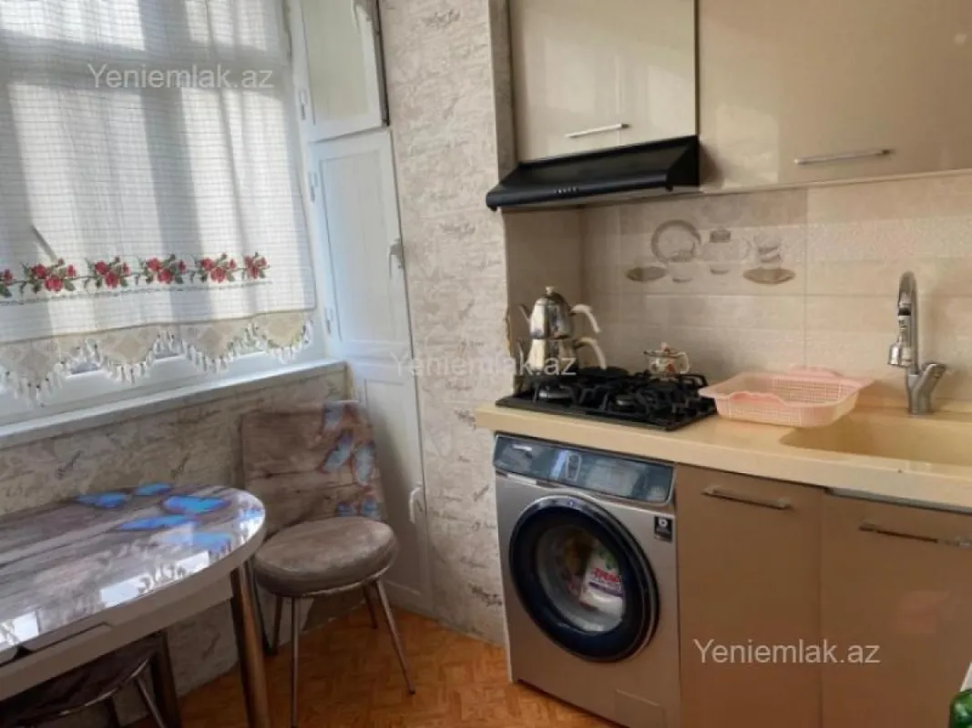 Satılır 3 otaqlı köhnə tikili 65 m²