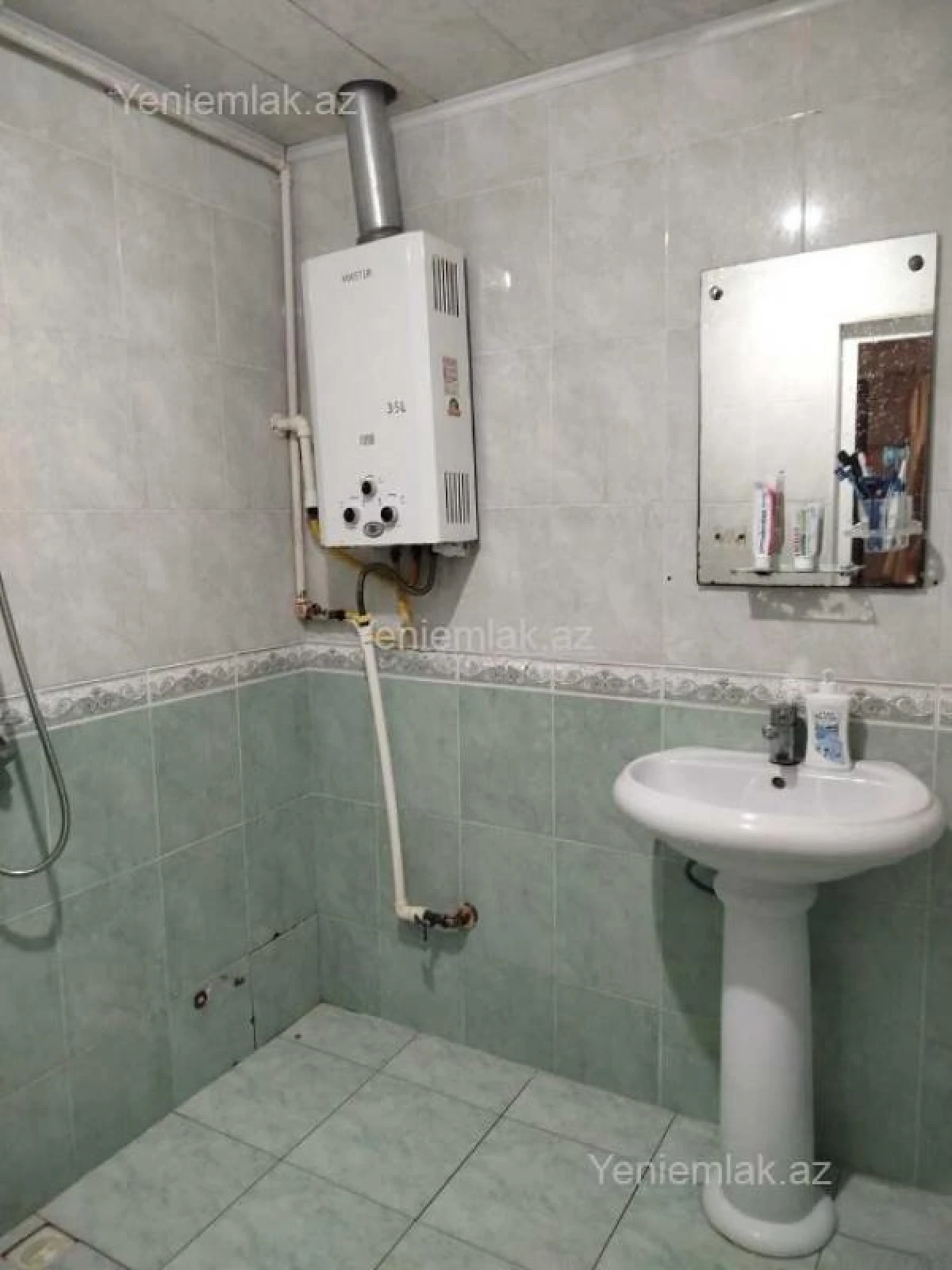 Satılır 3 otaqlı köhnə tikili 65 m²