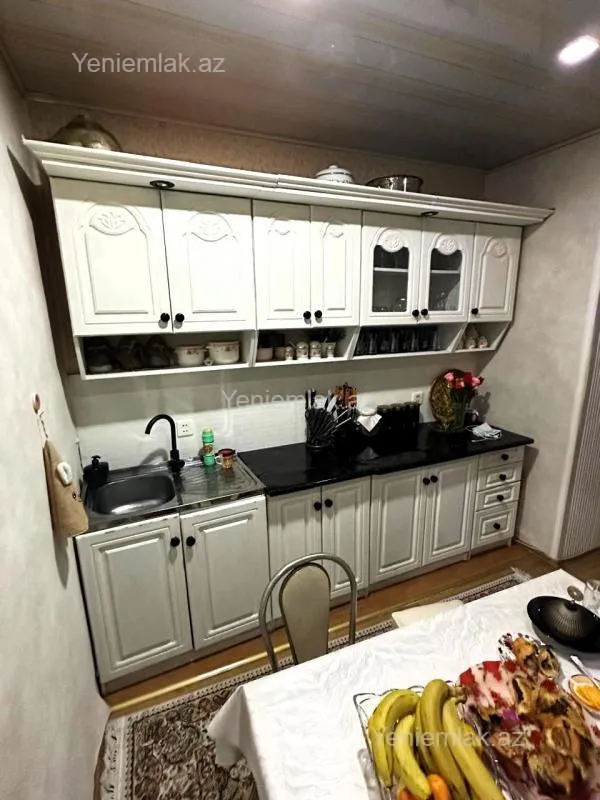 Satılır 3 otaqlı köhnə tikili 85 m²