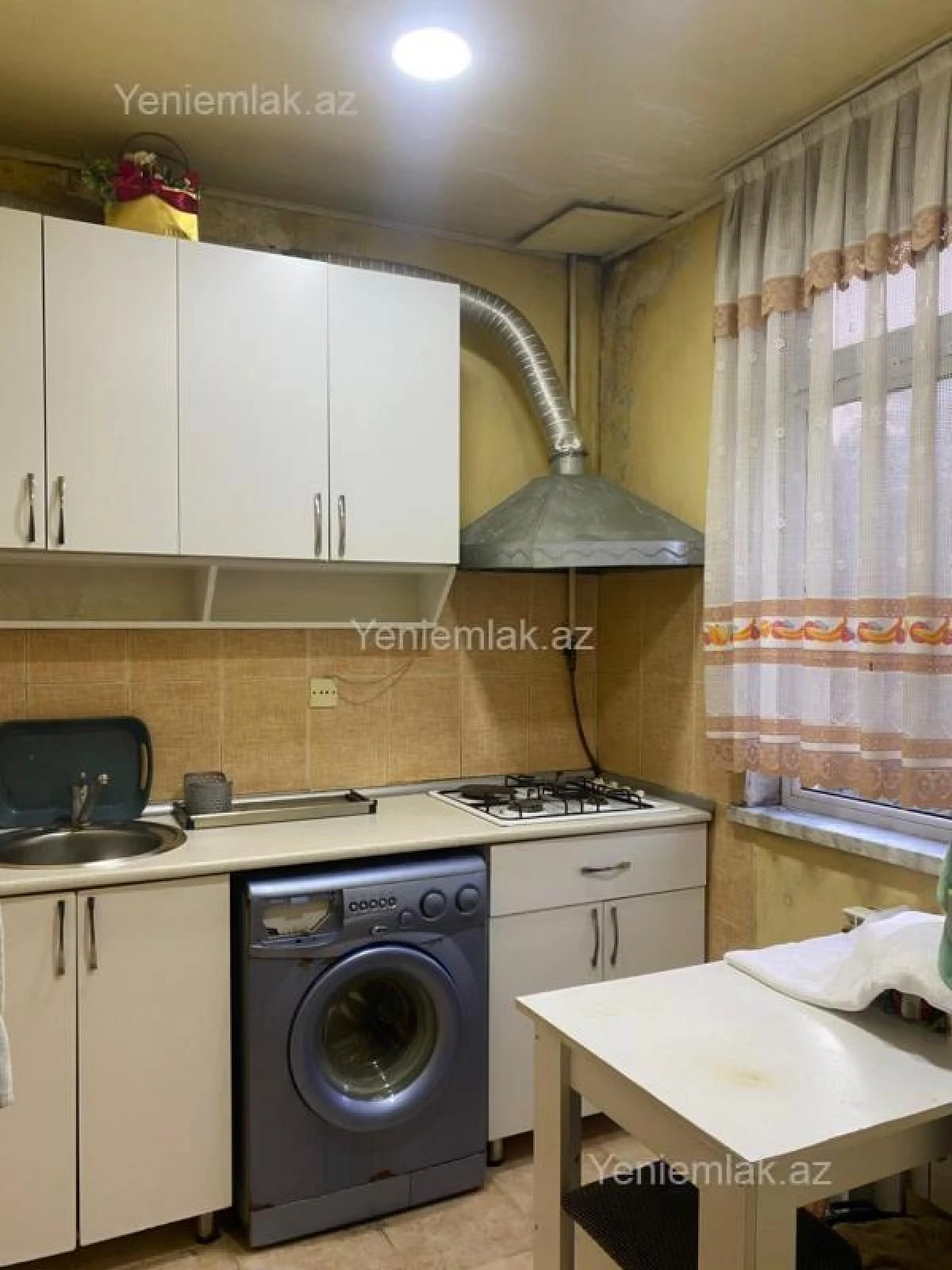 Satılır 3 otaqlı köhnə tikili 70 m²