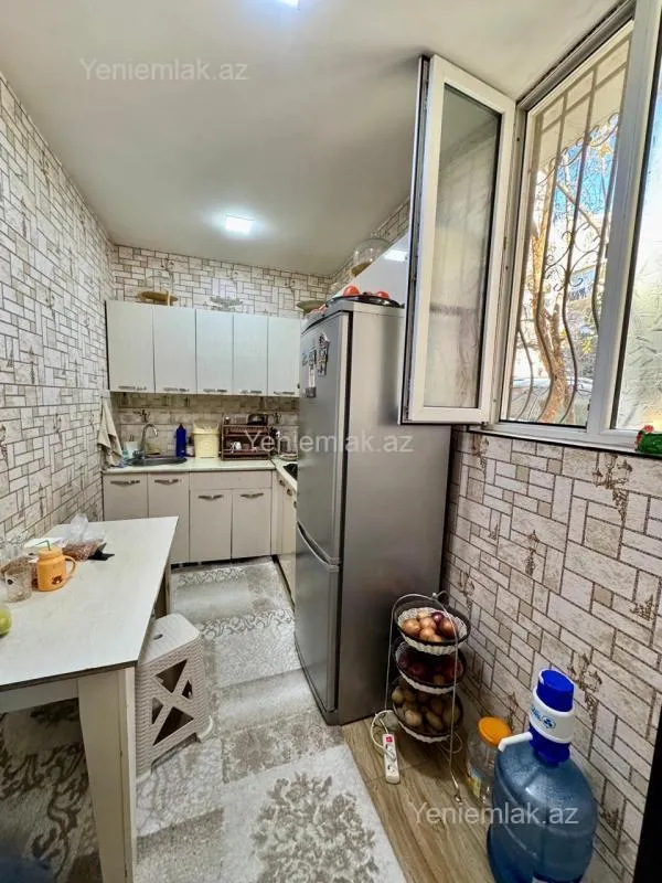 Satılır 3 otaqlı köhnə tikili 67 m²