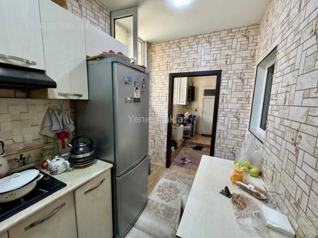 Satılır 3 otaqlı köhnə tikili 67 m²