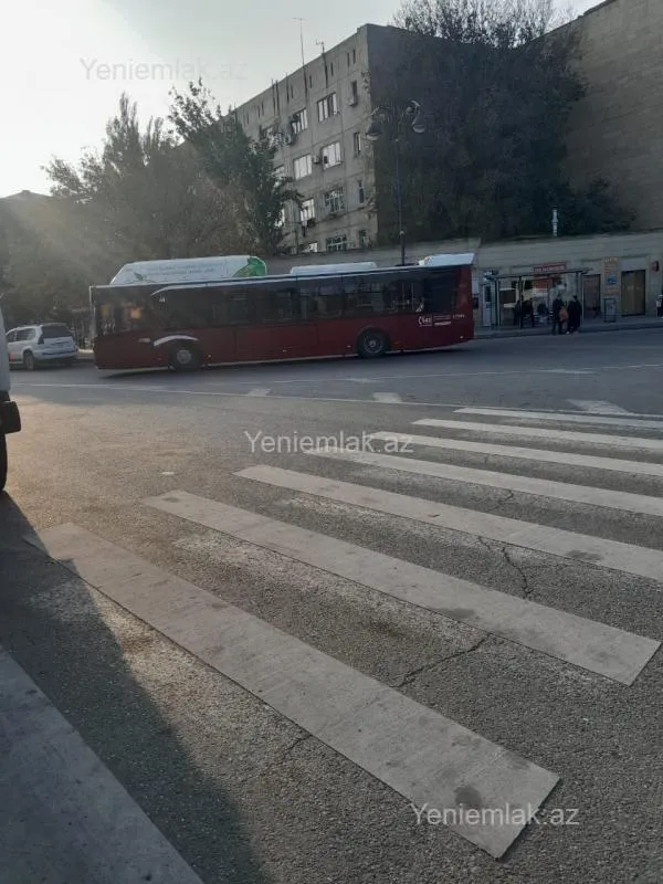 Satılır 2 otaqlı köhnə tikili 55 m²