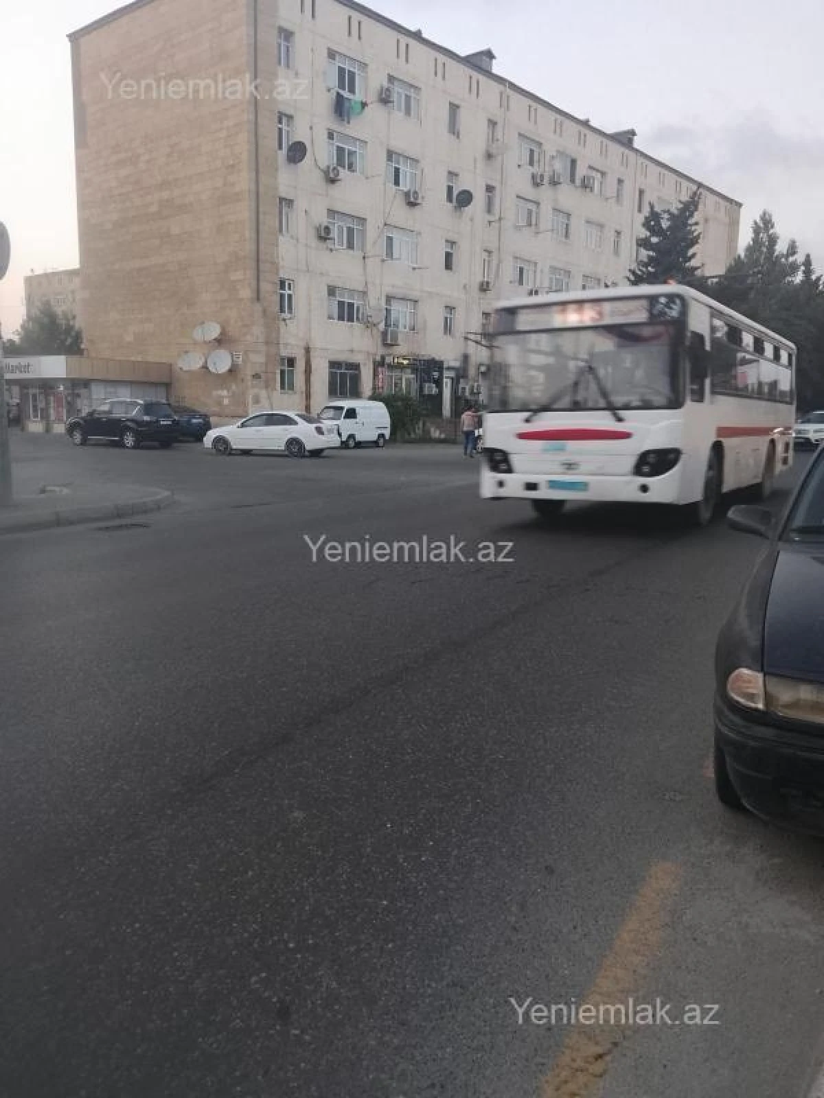 Satılır 2 otaqlı köhnə tikili 55 m²