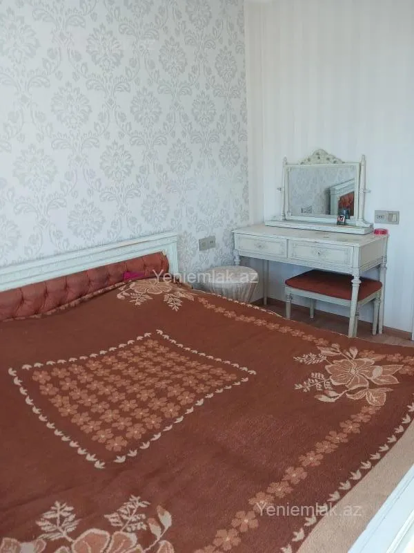 Satılır 2 otaqlı köhnə tikili 55 m²