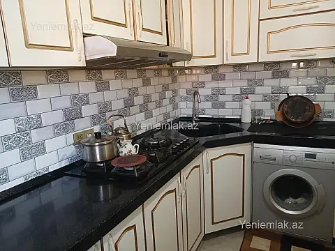 Satılır 2 otaqlı köhnə tikili 55 m²