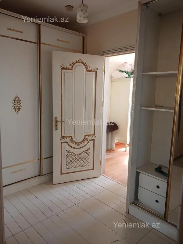 Satılır 2 otaqlı köhnə tikili 55 m²